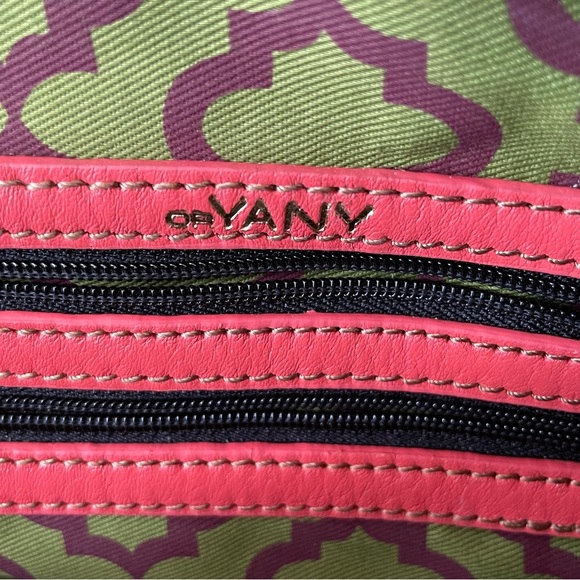 OrYANY Vintage Leather Handbag in Coral with Cream Accents. Like New Condition! - Picture 5 of 10